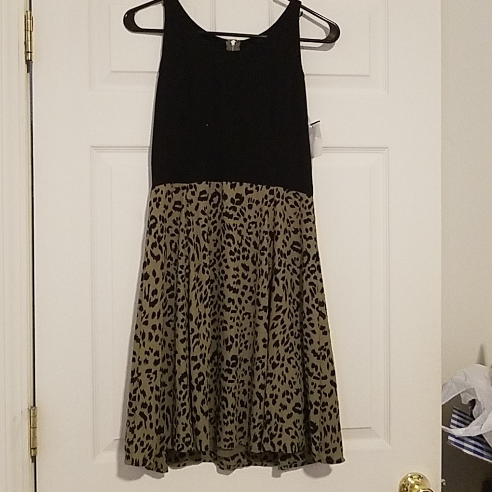 Sleeveless dress